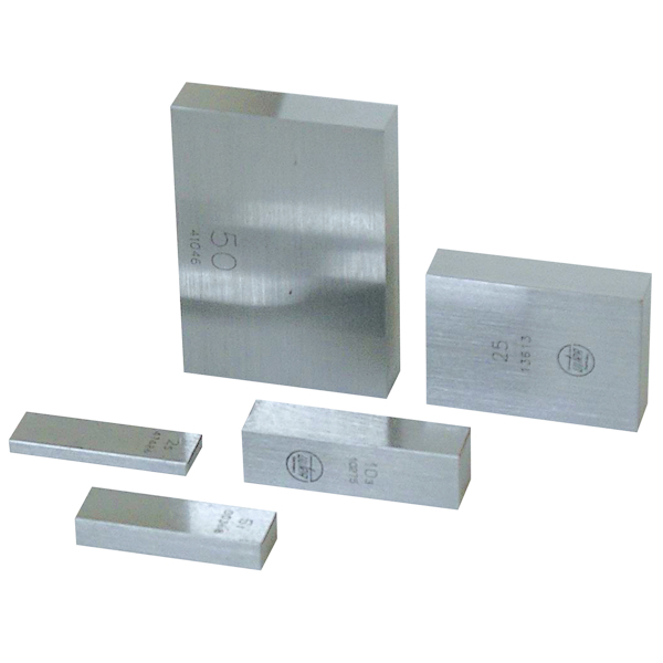 Single gauge block made of tungsten carbide, Accuracy grade 0, Nominal size 0,5 mm